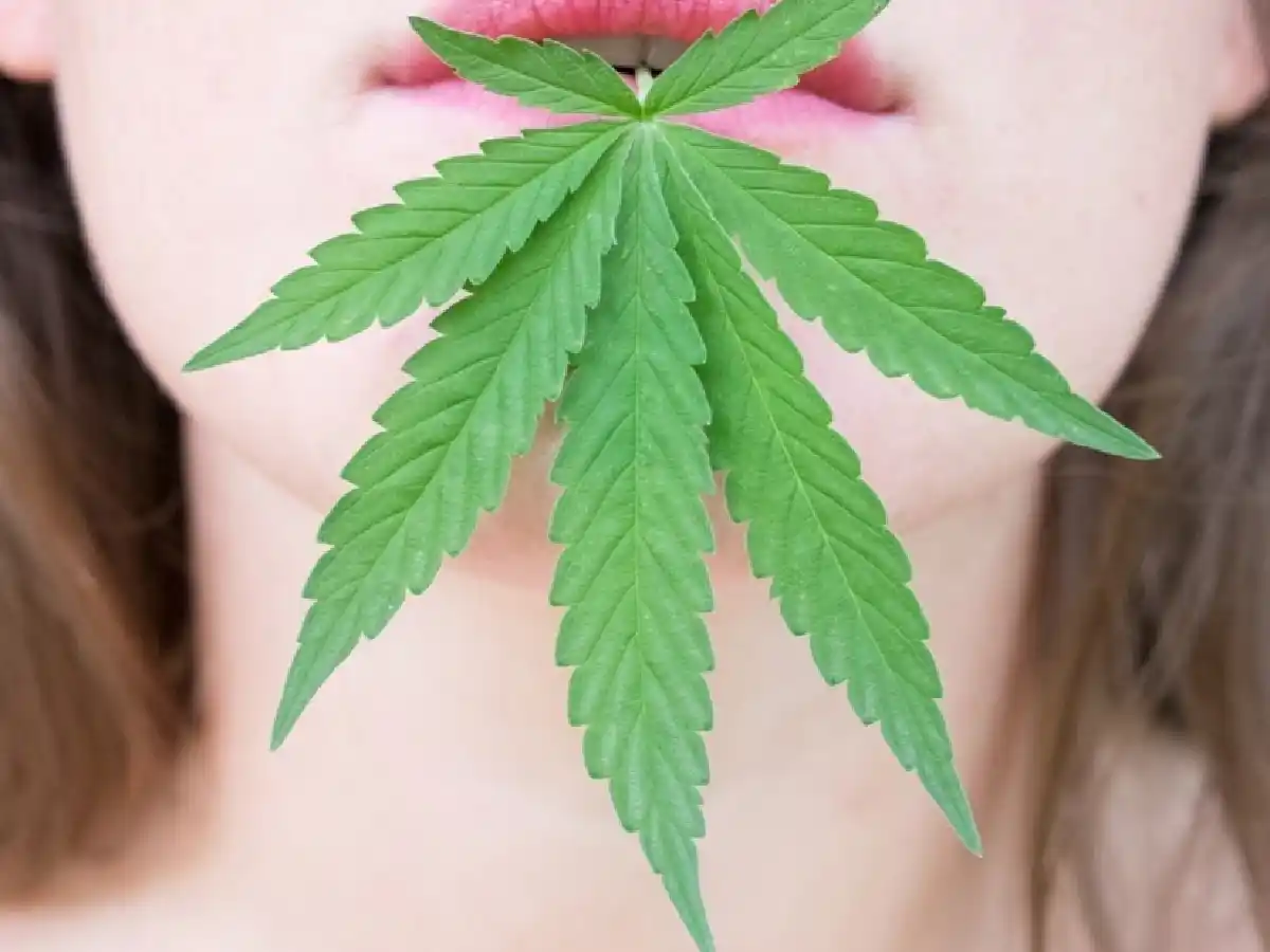 Las mujeres que fuman marihuana tienen más y mejores orgasmos