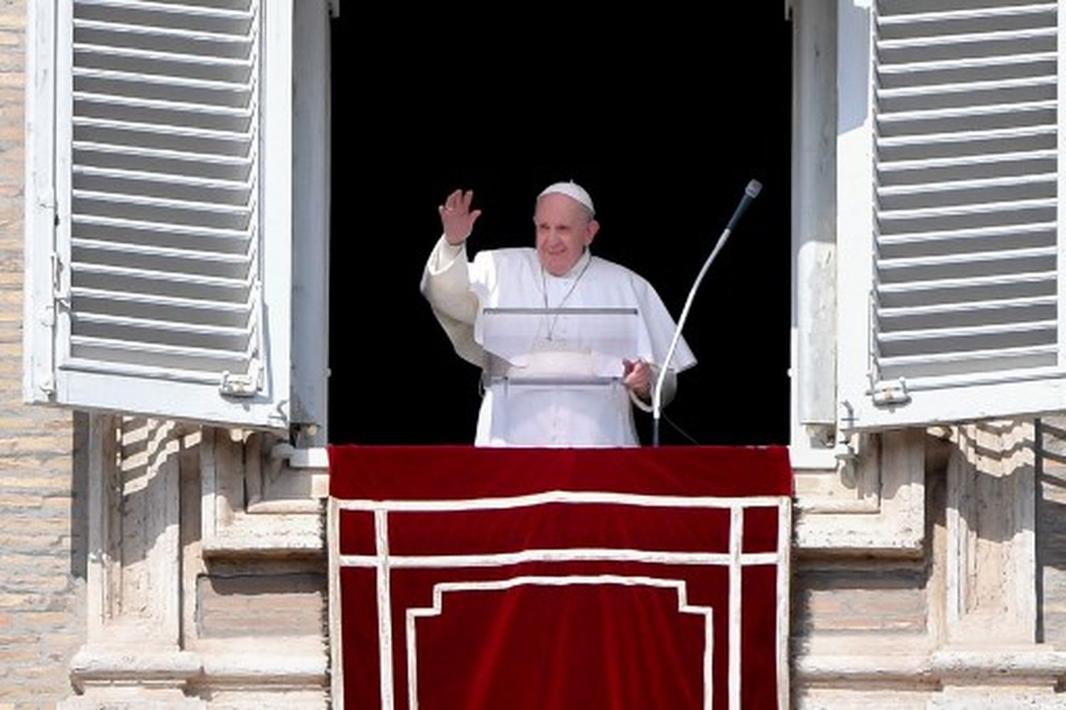Papa Francisco elige nuevo médico tras la muerte del anterior por COVID-19