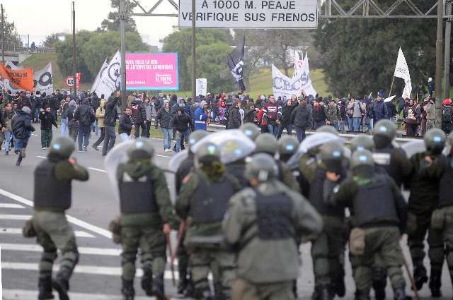 Conflicto de LEAR: Berni justificó el desalojo de Panamericana y responsabilizó a diputados del FIT