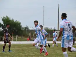 Juventud Unida goleó a Lanús por 3 a 0 en la ida de los octavos de final del Torneo Regional Amateur
