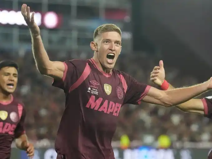 R.Castillo autor del gol del triunfo Granate ante Flamengo por la ida de la Recopa Sudamericana. La vuelta se jugará en Brasil el día jueves 26/02.