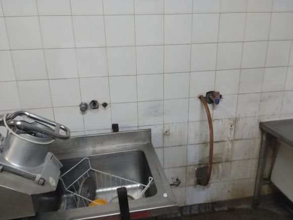 UTHGRA Mar del Plata declara estado de alerta por condiciones deplorables en la cocina del HIGA