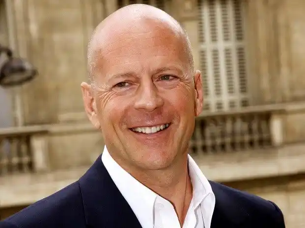 Bruce Willis se retira del cine por padecer afasia