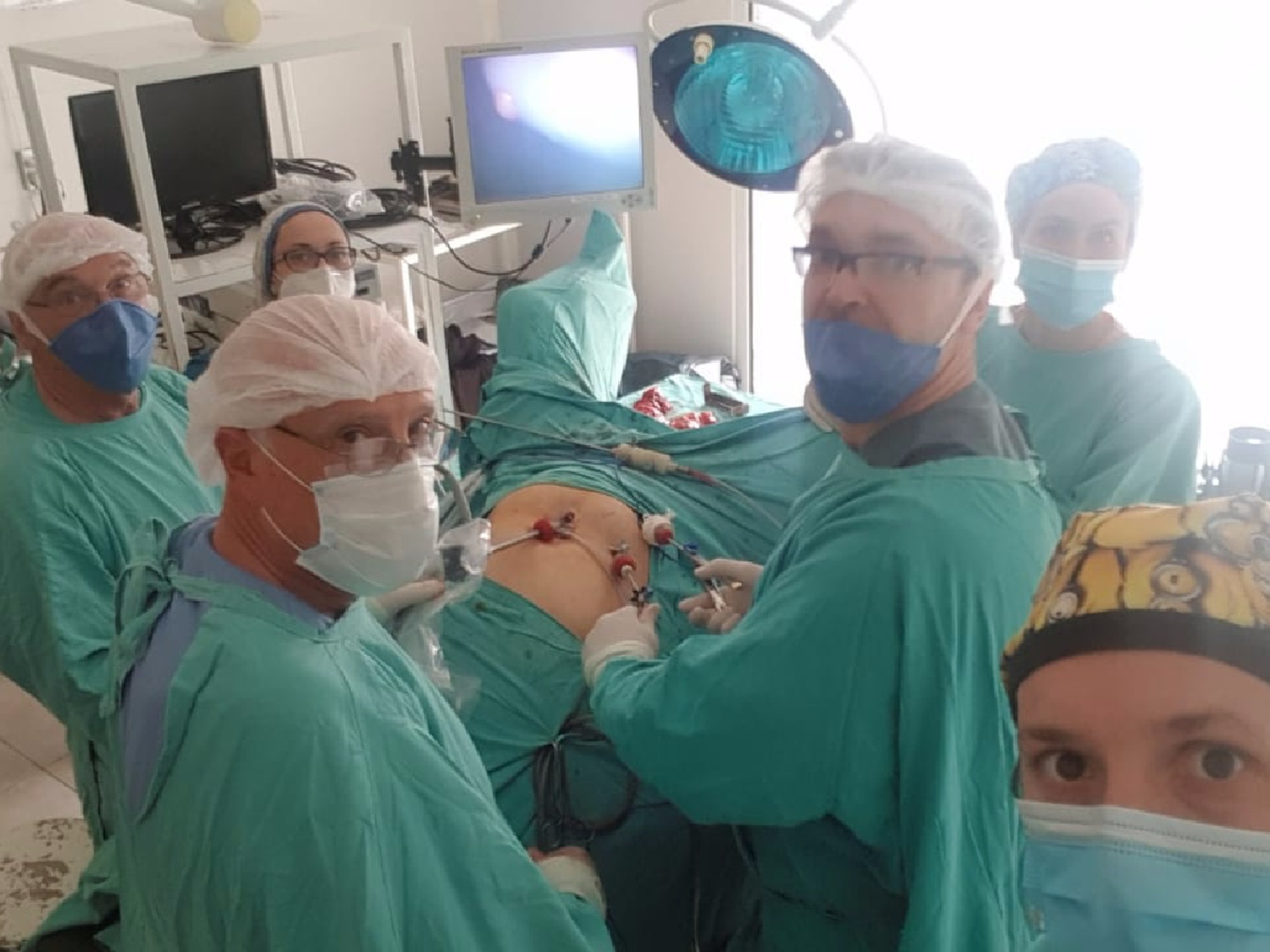 Realizaron inédita cirugía laparoscópica para quitar un tumor de páncreas