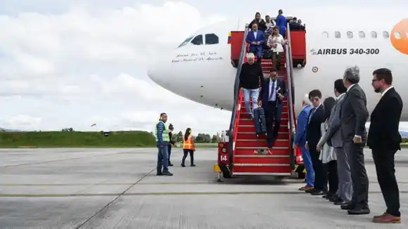 ¡MÁS AEROLÍNEAS PUEDEN VOLAR A COLOMBIA! Primer vuelo de Conviasa llegó a Bogotá