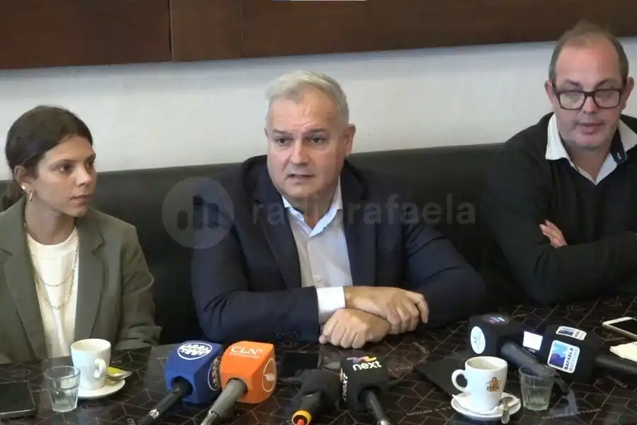 Farías: "Los intereses de los santafesinos tienen que anteponerse a cualquier otra realidad"
