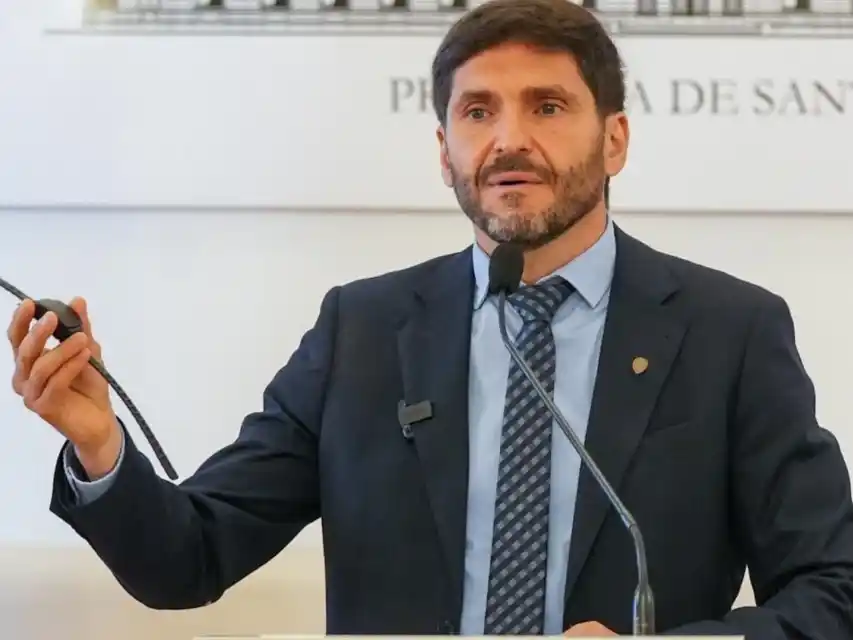 “Al agresor lo vamos a controlar permanentemente”, aseguró el gobernador Maximiliano Pullaro. Foto: GSF