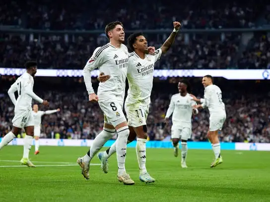 Real Madrid sigue cerca de la punta