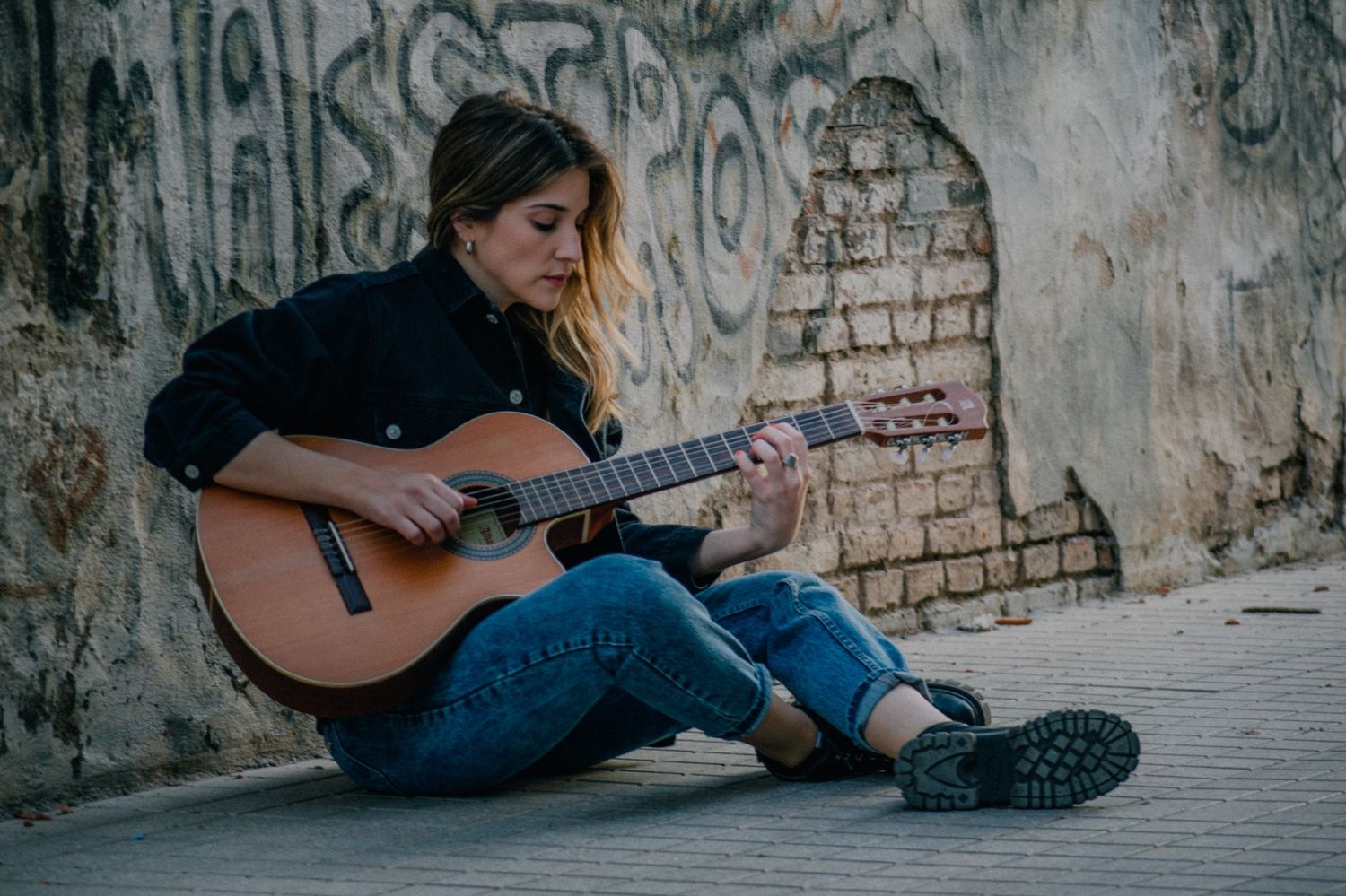 “Gigi” Ferace emprendió un innovador ciclo que mezcla música y poemas.