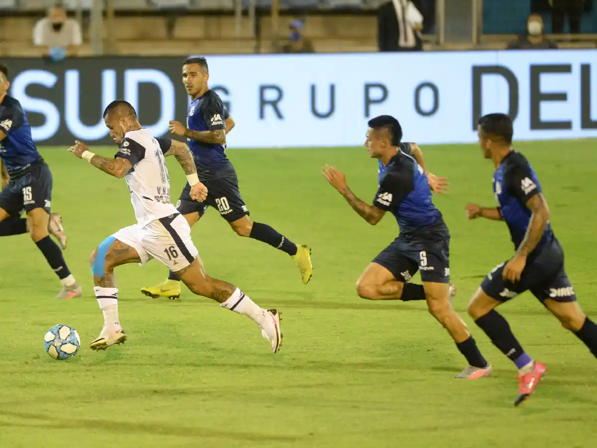 Talleres, con Navarro, empató en La Plata