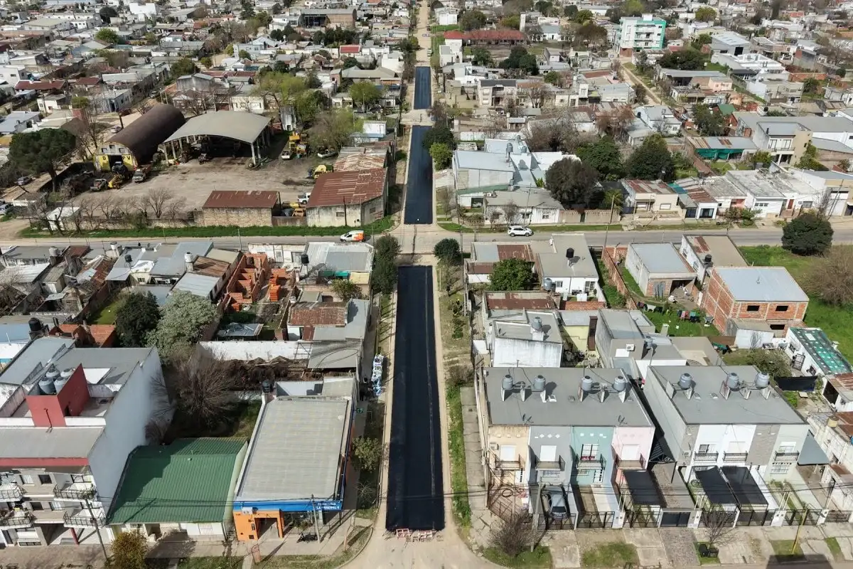 Plan 150 calles: Concluyó el asfaltado de más de 200 metros en la calle Hernández
