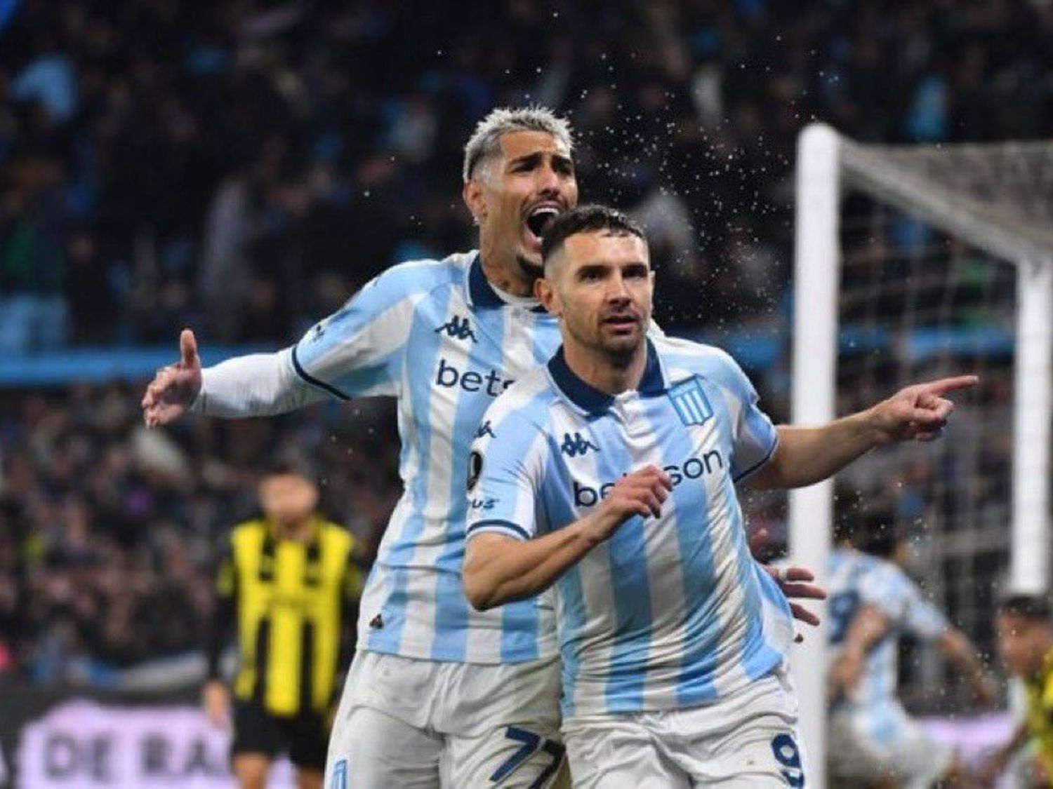 Vélez y Racing abren el cruce de argentinos en Liniers