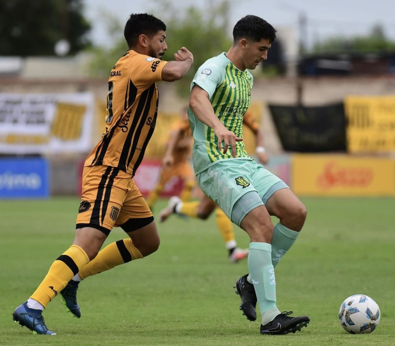 Aldosivi en su visita a Mitre