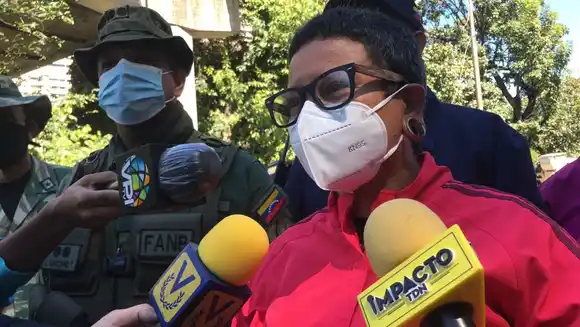 Investigan causas del desplome de pasarela peatonal en San Agustín