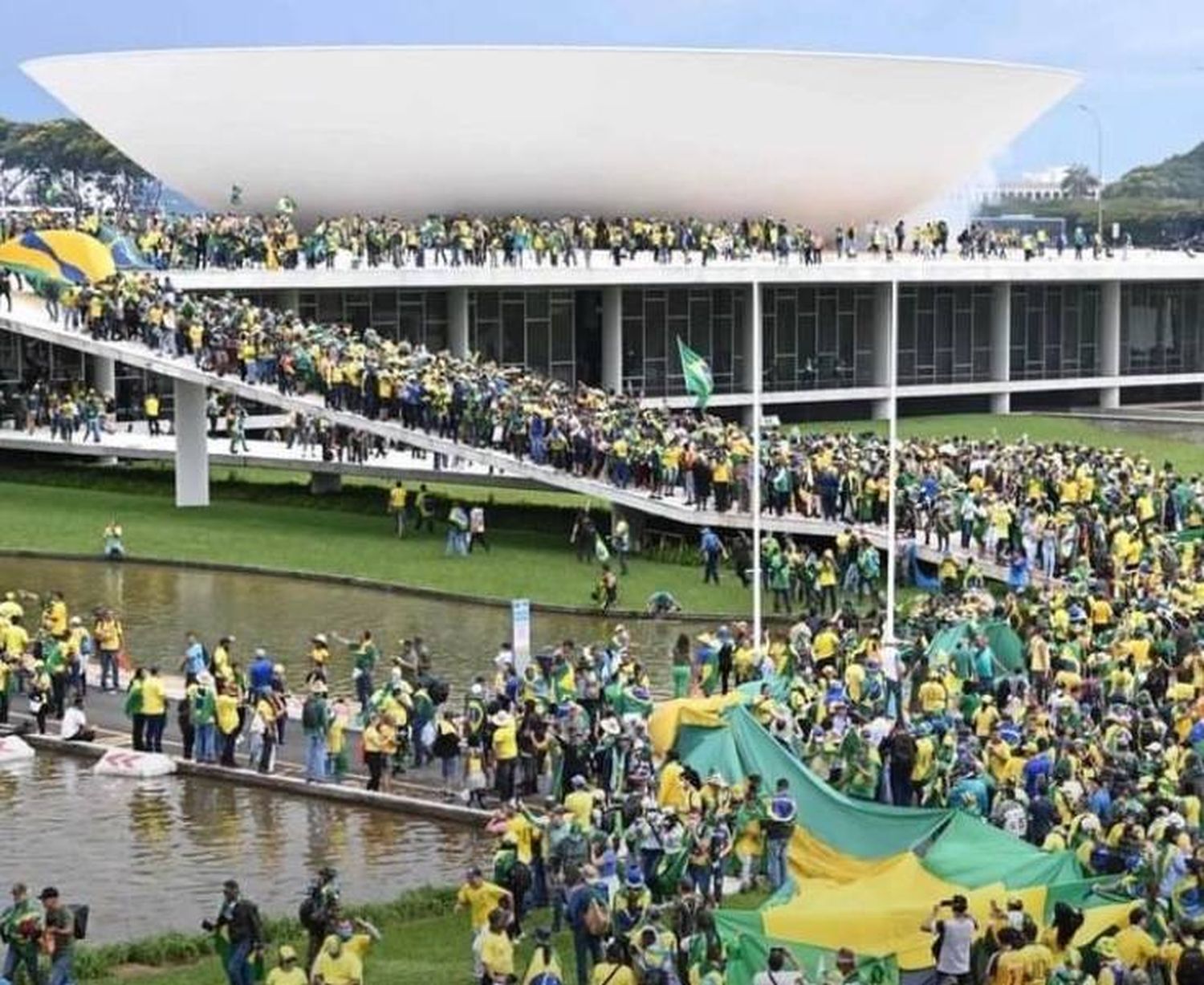 Lula decretó la intervención federal de los organismos de seguridad en Brasilia