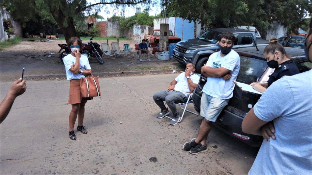 San Pedro: Camioneros bloqueó ingreso a empresa con un micro y la Justicia intervino para que lo levanten