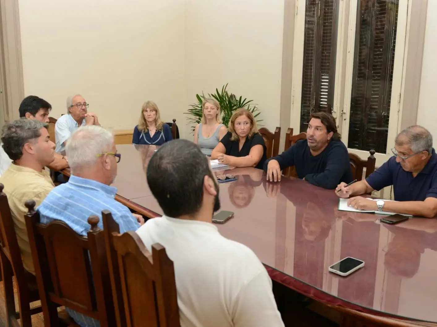 Los integrantes de la Comisión de Transporte se reunieron con representantes de agencias de remises.