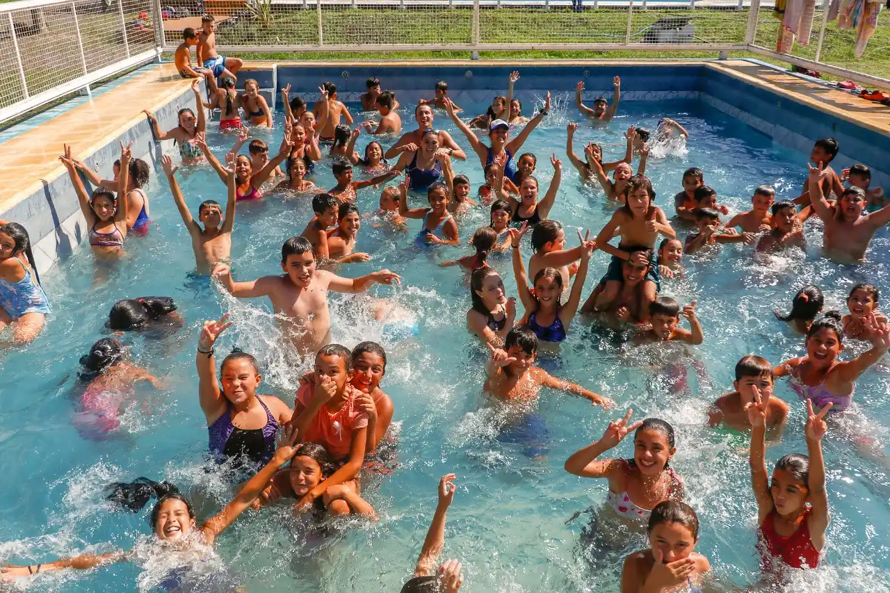 La pileta municipal ya está en marcha, con escuela de natación y más objetivos