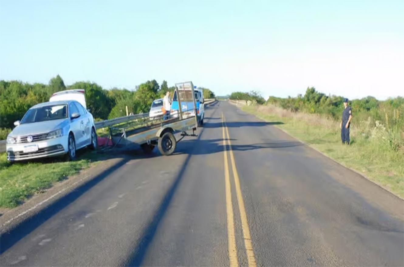 La víctima estaba pescando sobre la banquina con su familia