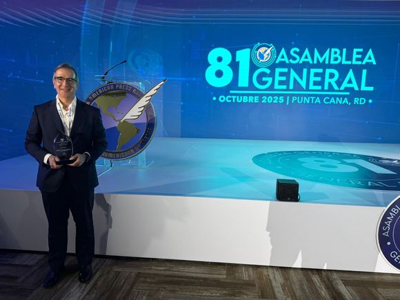 El programa Redacciones5G de Telecom Argentina recibe la distinción "Gran amigo de la prensa"