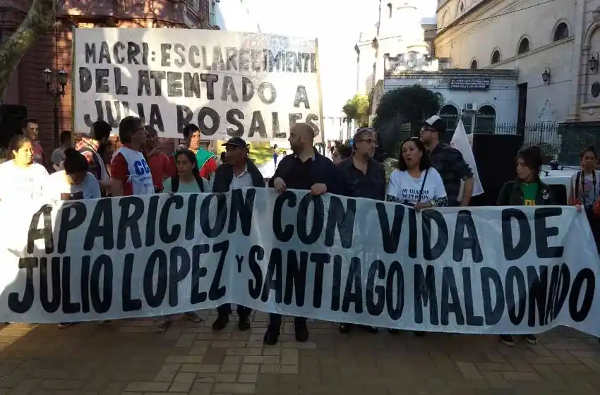 Unas 2000 personas marcharon por Santiago Maldonado y Julio López