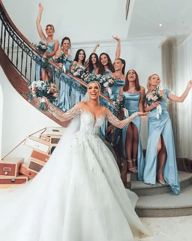 Lele Pons y sus damas de honor. Foto Instagram