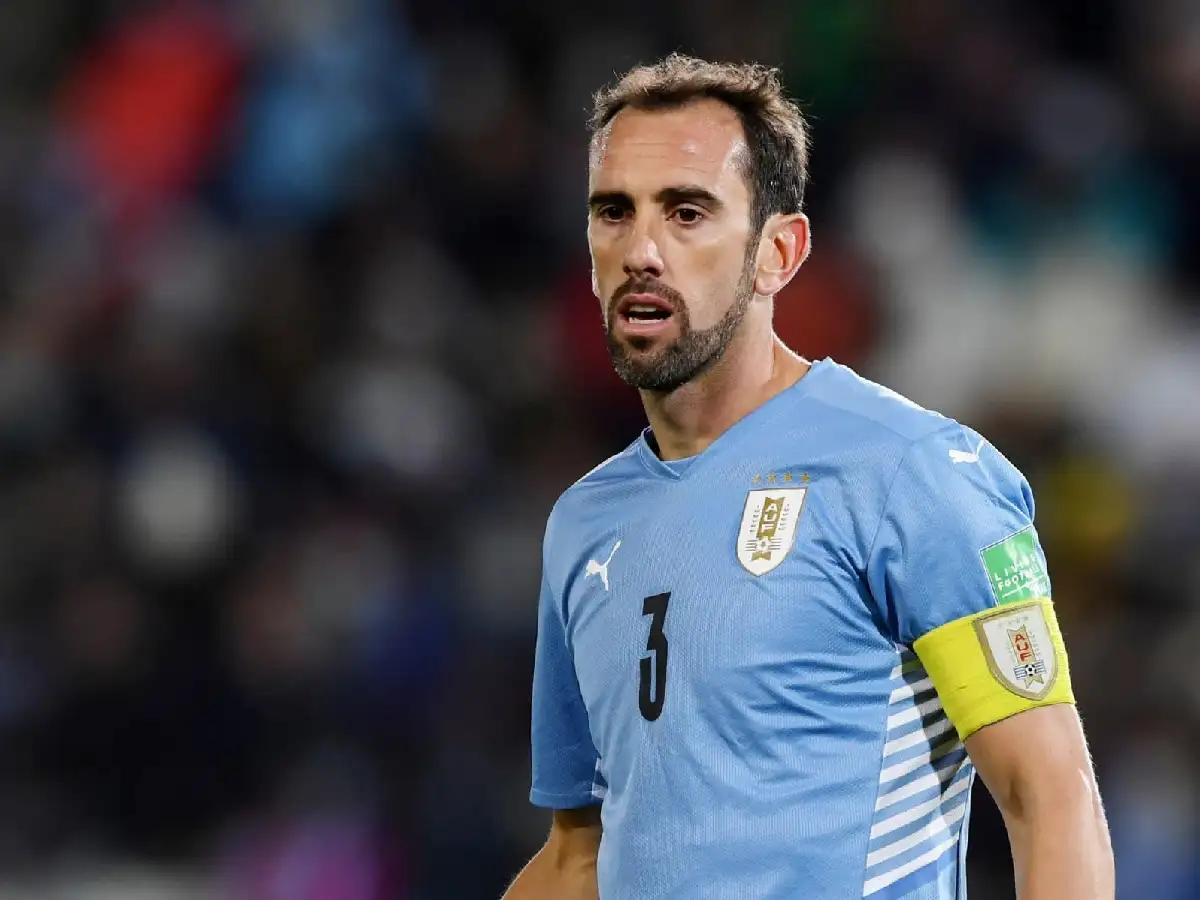 Vélez busca destrabar la llegada de Godín