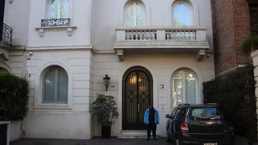 Robaron la casa de Pampita en Barrio Parque mientras la modelo estaba de viaje