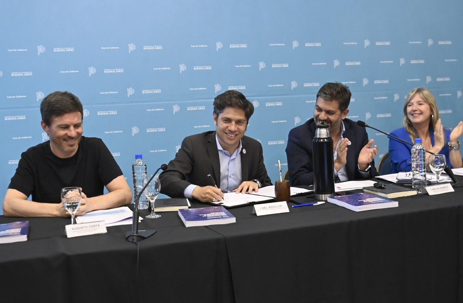 El Gobernador encabezó la reunión en el Salón Dorado de Casa de Gobierno.