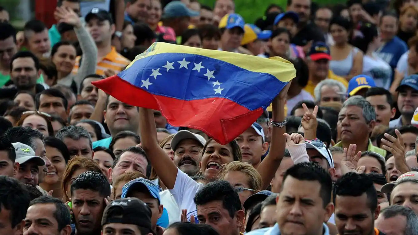 Reabren la frontera entre Venezuela y Colombia