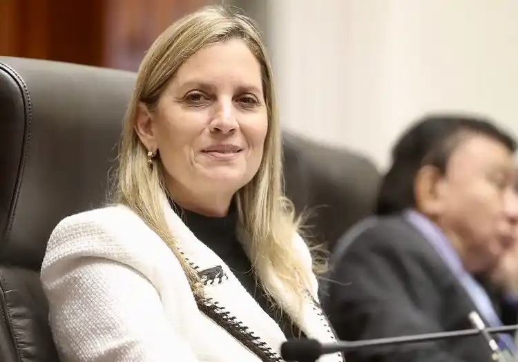 Maricarmen Alva, presidenta de la Comisión de Relaciones Exteriores.