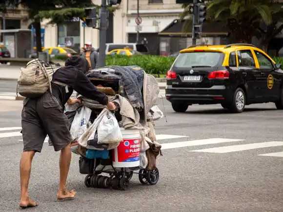 Qué pasa con la pobreza ahora que la inflación se desacelera