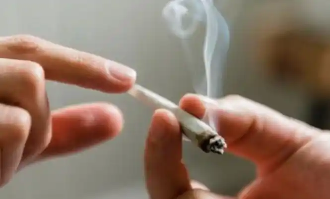 Jujuy: fumaban marihuana en la cama, se quedaron dormidos y se les prendió fuego la casa