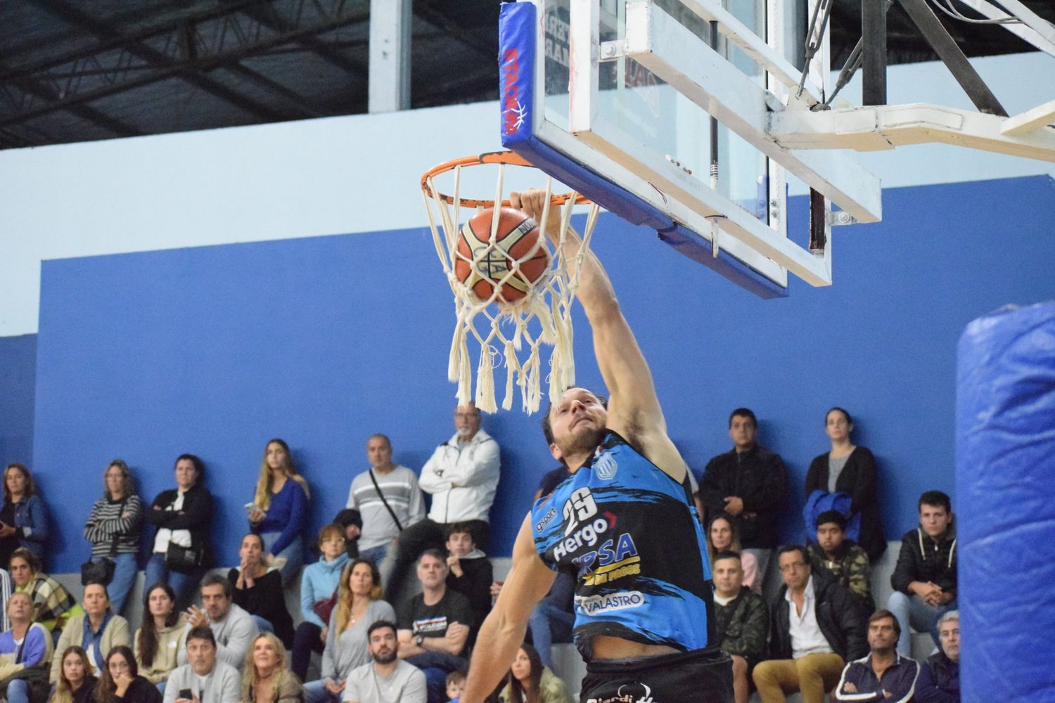 Unión perdió el primer juego ante Racing por un punto