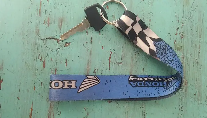 Hallaron una llave de moto