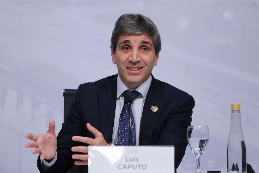 Qué sectores podrían beneficiarse con la baja del Impuesto PAIS
