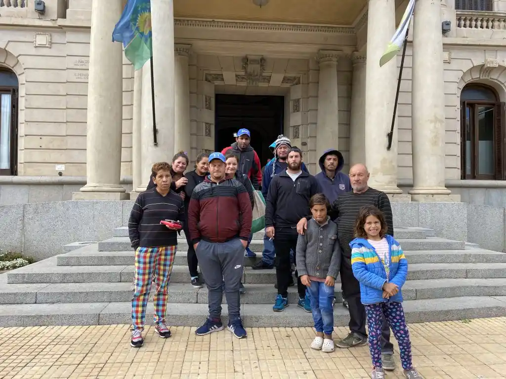 Trabajadores del rellenos sanitario se congregaron en la explanada del Municipio