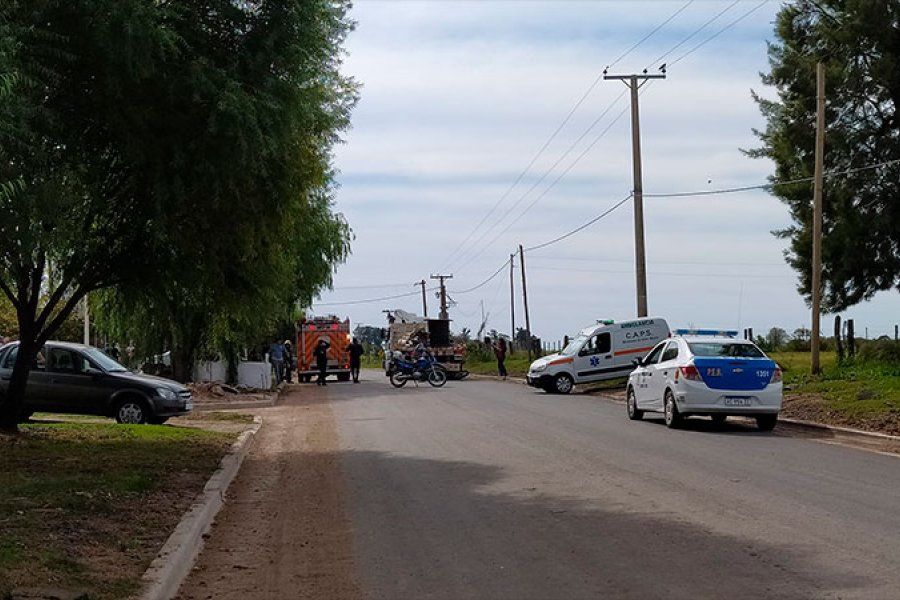 Una joven motociclista falleció tras chocar con un camión en la Ruta 30