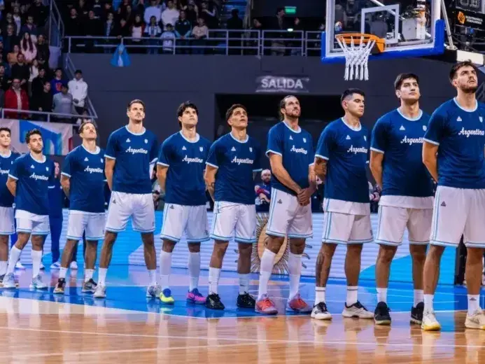 Argentina visita a las 20:10 al líder Canadá. Foto: CAB