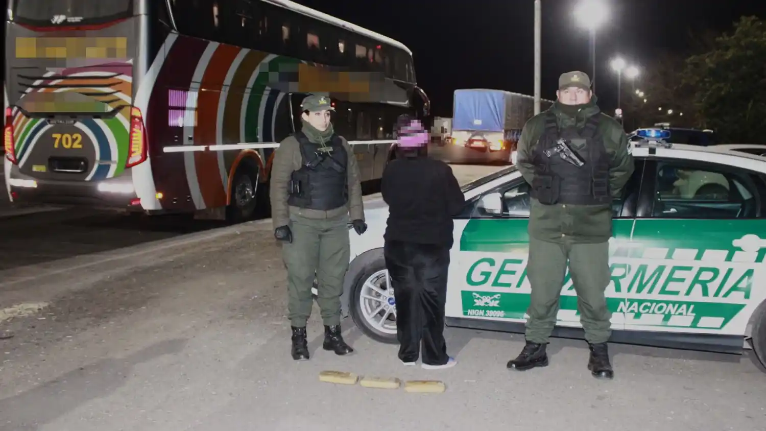 Detuvieron en Santa Fe a una mujer que viajaba en colectivo con más de 3 kilos de cocaína adosados a su cuerpo