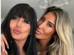 Elizabeth Rodrigo y su hija