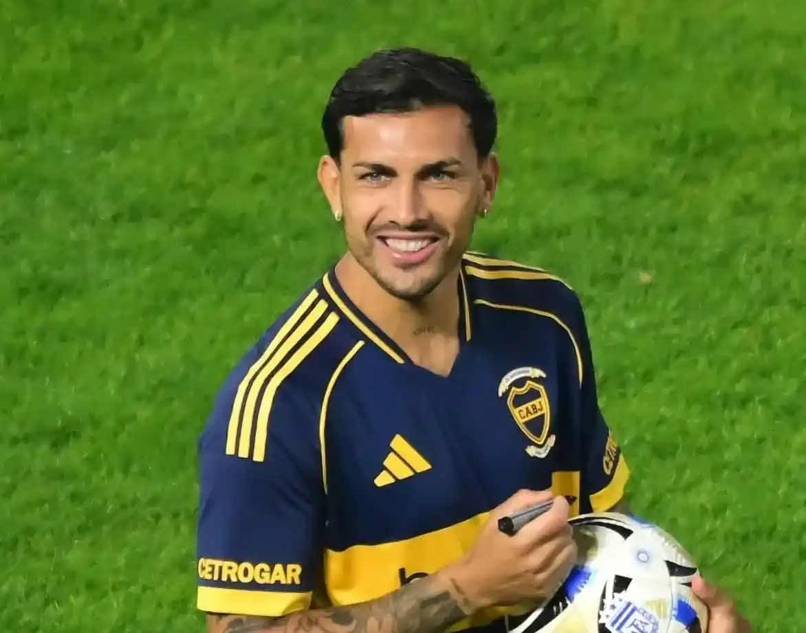 La principal novedad es el regreso de Leandro Paredes, quien volvió a entrenarse con normalidad tras disputar la final del Mundial 2026.