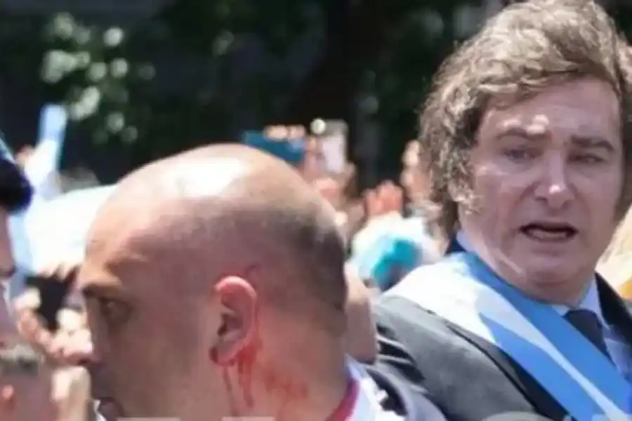 Así intentaron agredir con una botella a Javier Milei