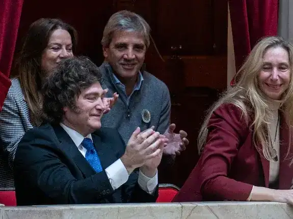 El Gobierno asegura que tiene los votos y acelera la agenda del Congreso para el 26 de agosto