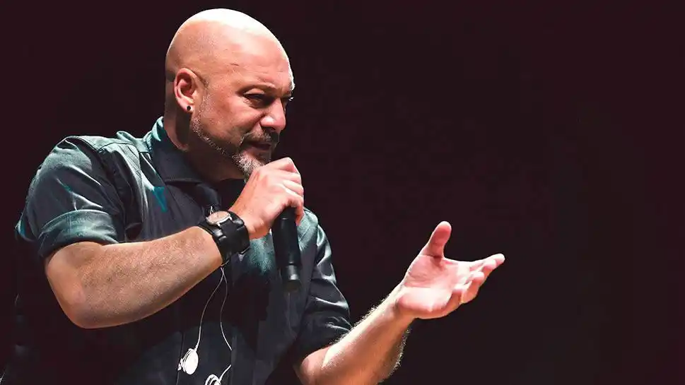 Cucuza Castiello. Una de las voces más personales del tango actual