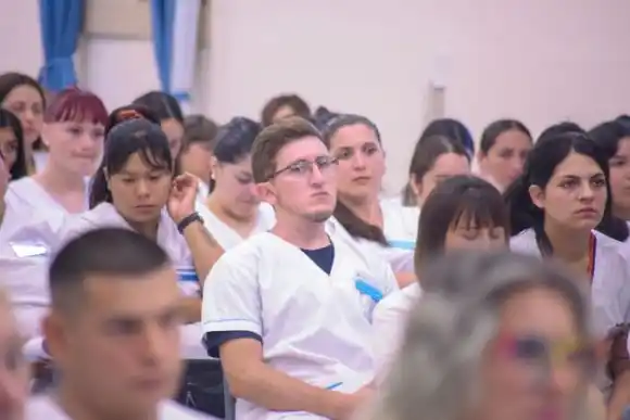 La Provincia abrió la preinscripción 2026 para carreras públicas y gratuitas en salud