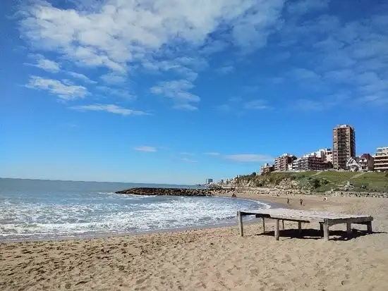 No se descarta que el cuerpo corresponda a un hombre que se habría arrojado al mar el miércoles pasado.