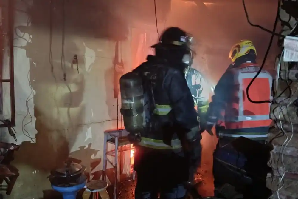 Bomberos controlaron tres incendios.