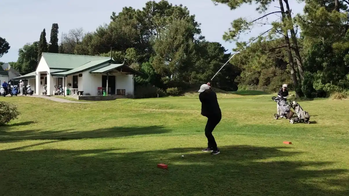 Necochea Golf Club vivió la definición del campeonato del club por categorías