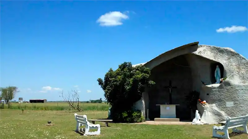 Triduo a la Virgen de Lourdes en Tezanos Pintos